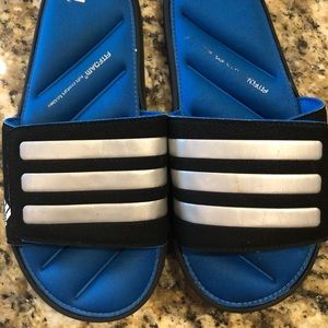 Adidas slides boys size 4